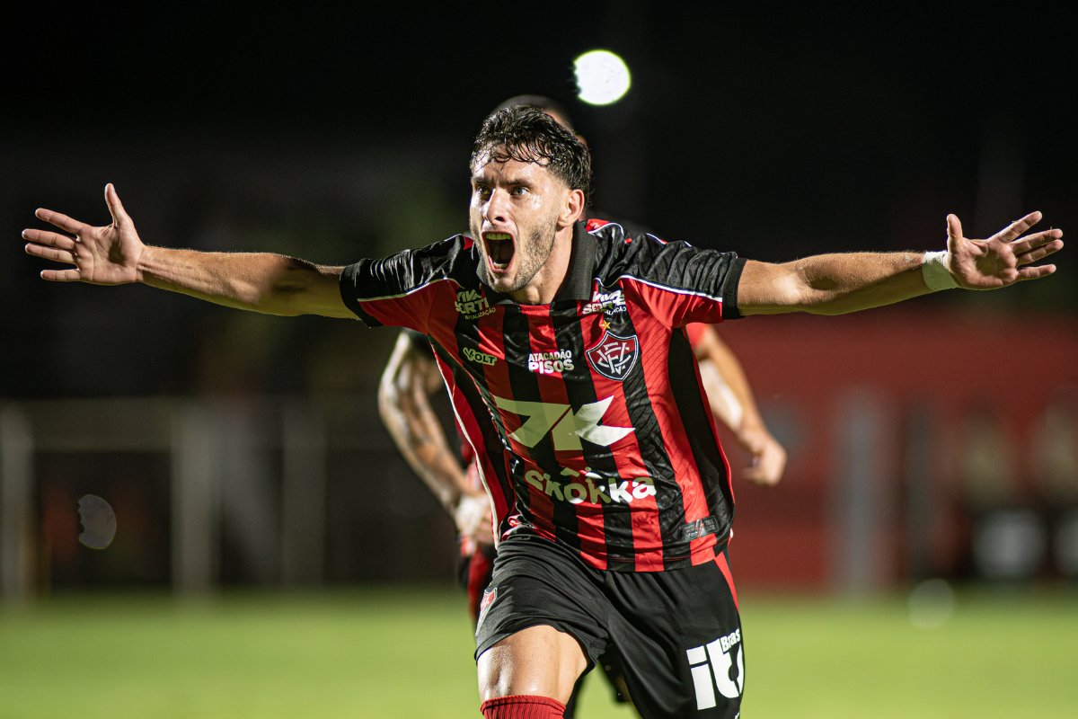 Vitória vence o Bahia de Feira no Barradão e encaminha classificação às semifinais