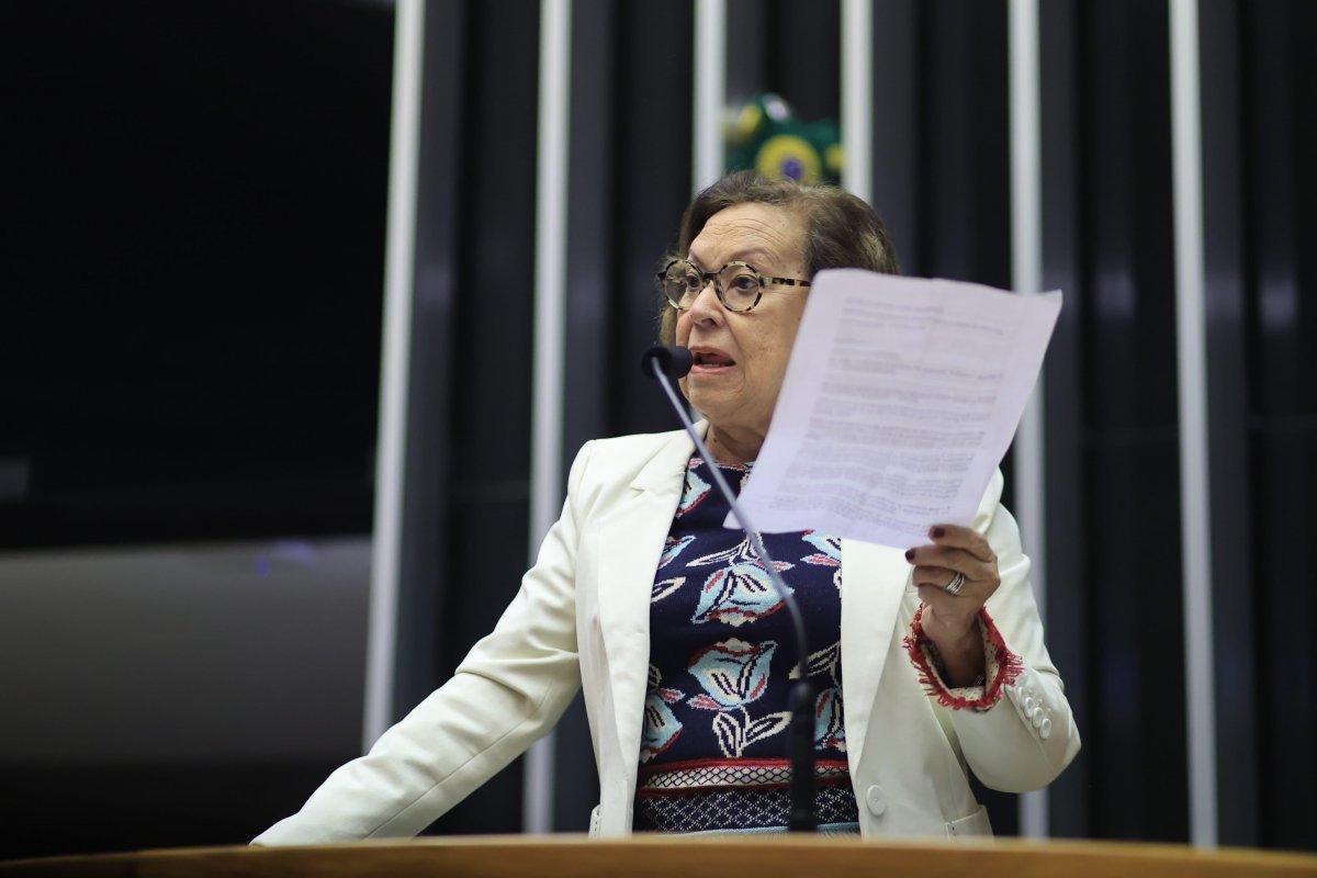 Lídice da Mata nega rumores de aproximação do PSB com ACM Neto