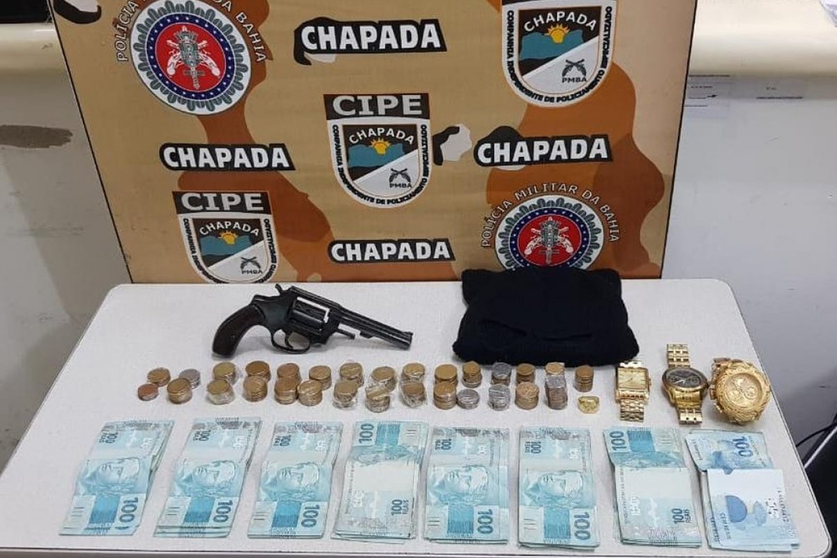 Homem acusado de sequestro e roubo a banco morre em troca de tiros