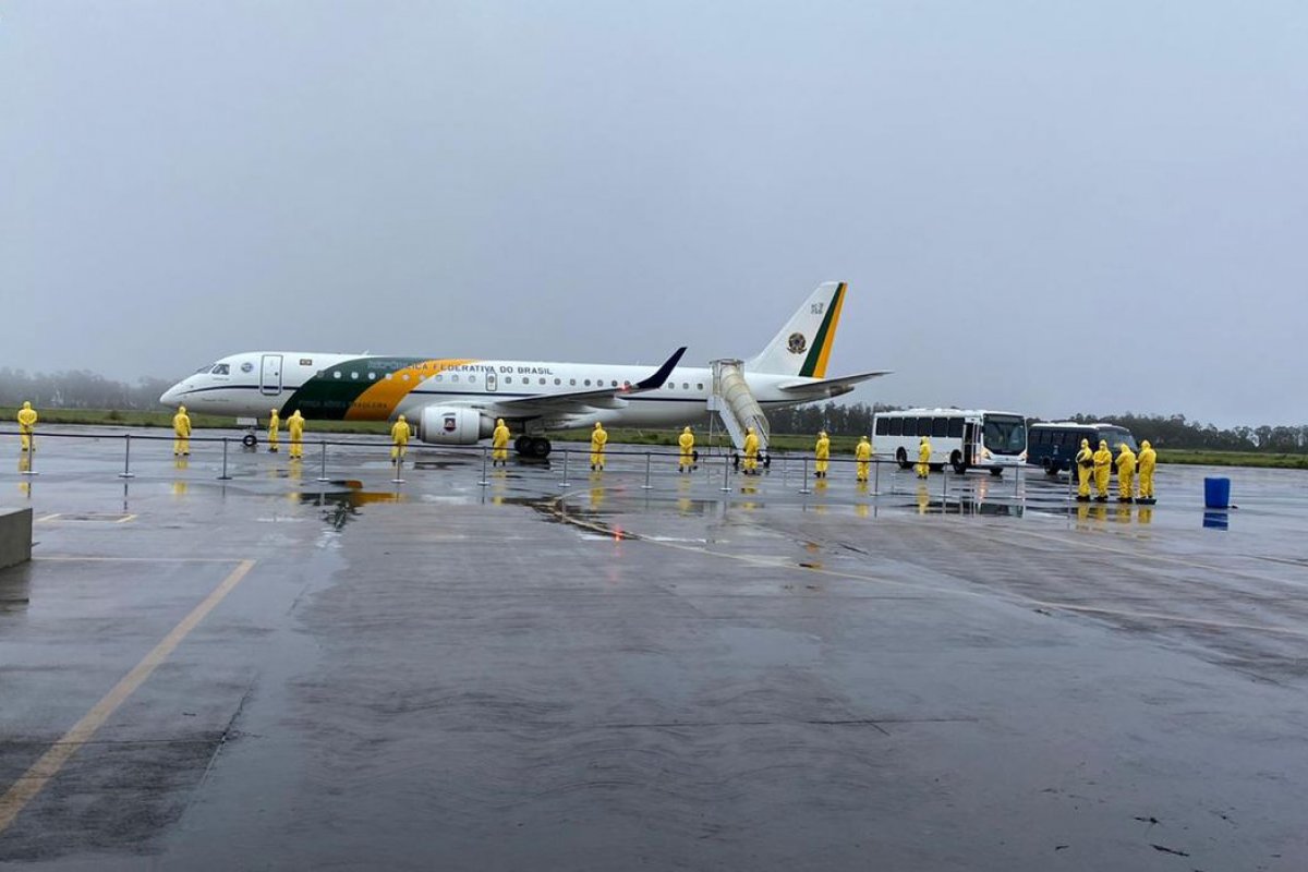 Governo disciplina uso de aeronaves da FAB