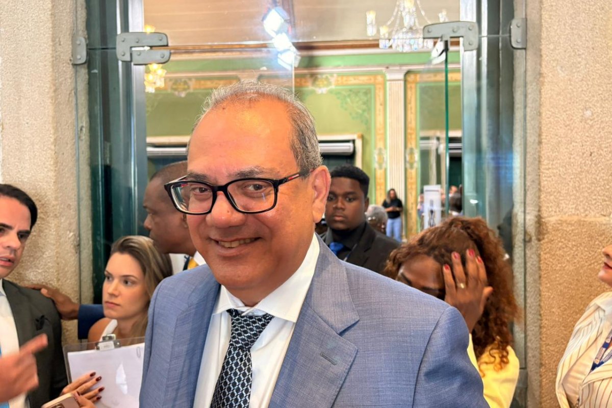 Vídeo: 'Que seja o mais rápido possível', diz Carlos Muniz sobre mudança de sede do Legislativo municipal