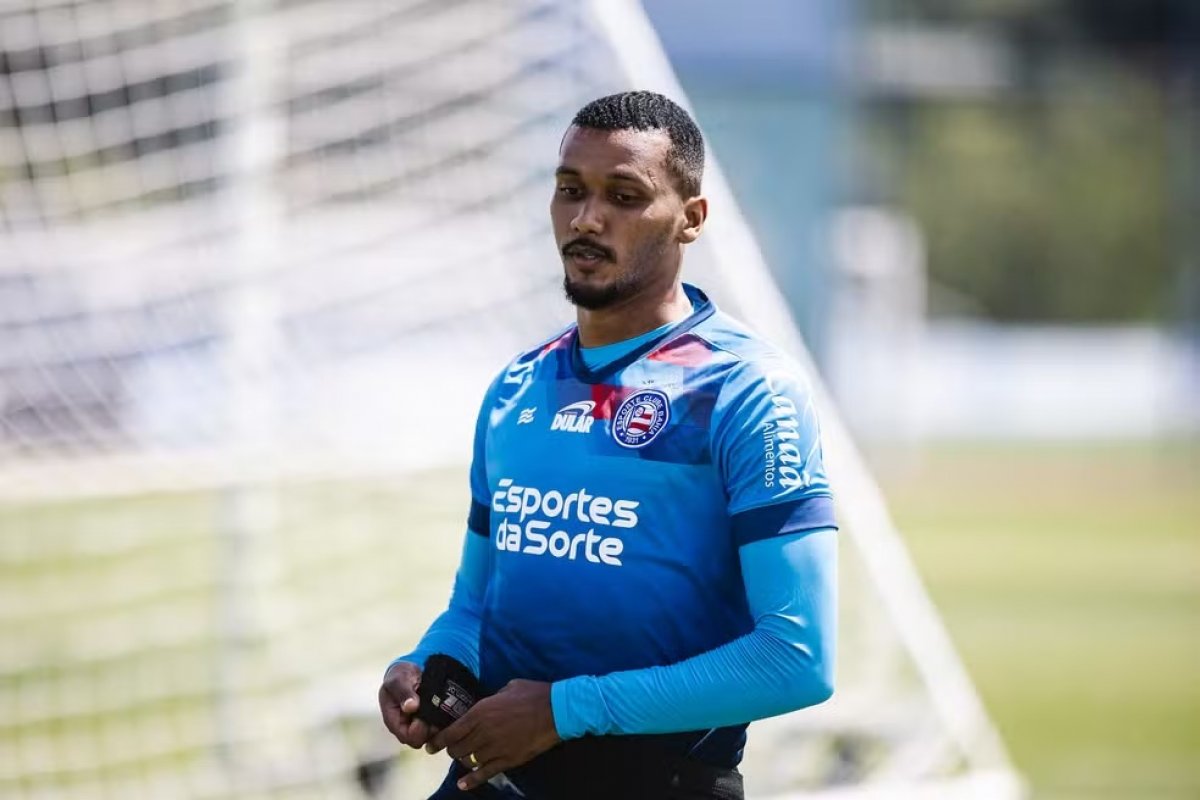Bahia anuncia transferência de Rezende para clube da China 