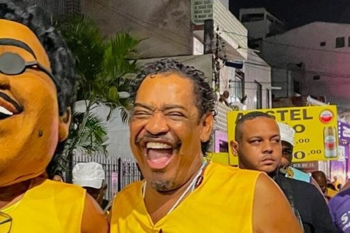 Compadre Washington, do É o Tchan, comanda Bacalhau do Compadre nesta quinta (26) no Largo da Saúde! 