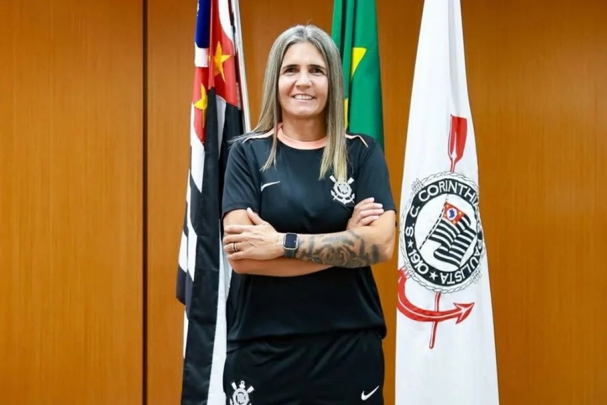 Pela primeira vez, Corinthians contrata mulher para treinar time feminino