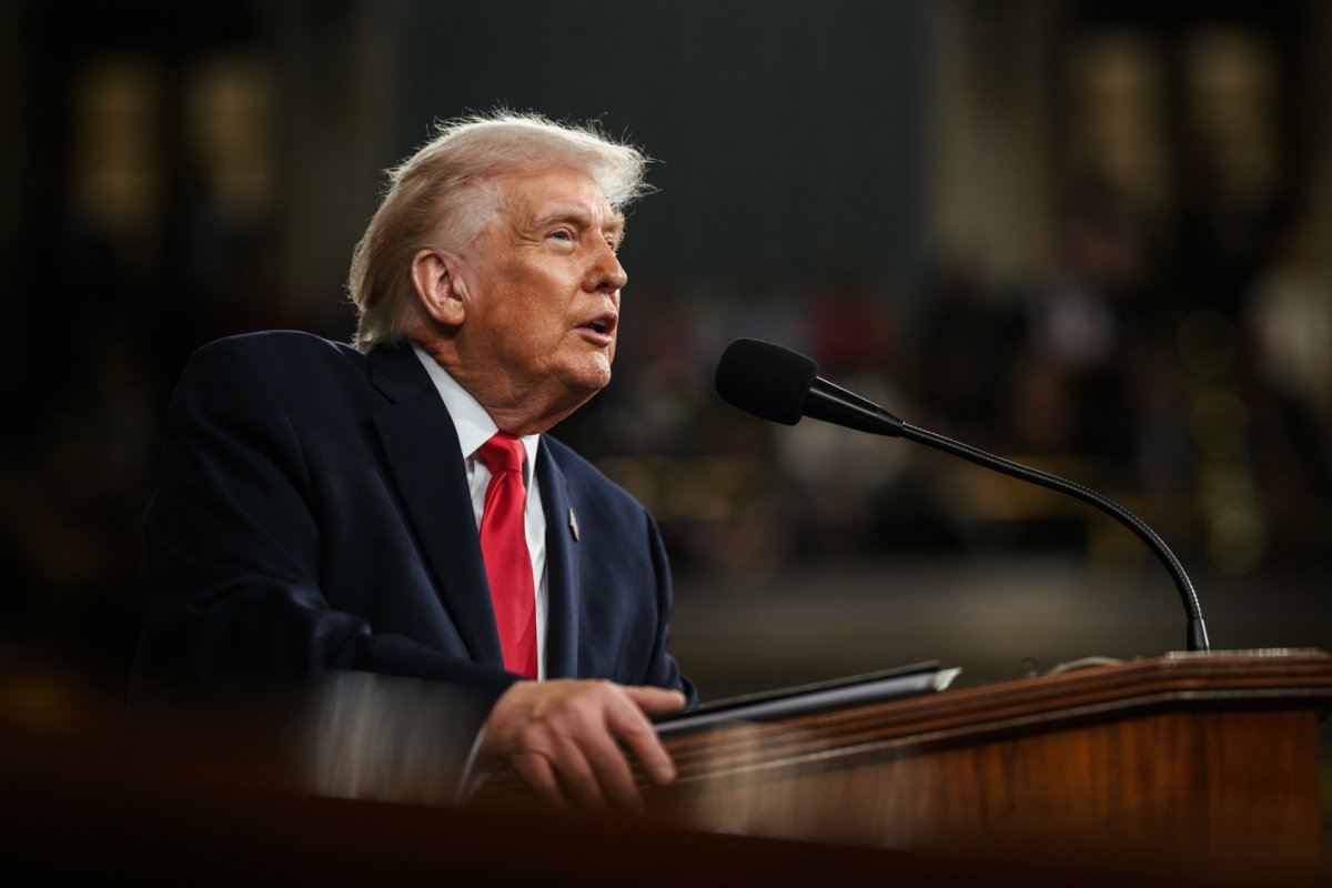 Trump ameaça o Irã com força "nunca vista antes"