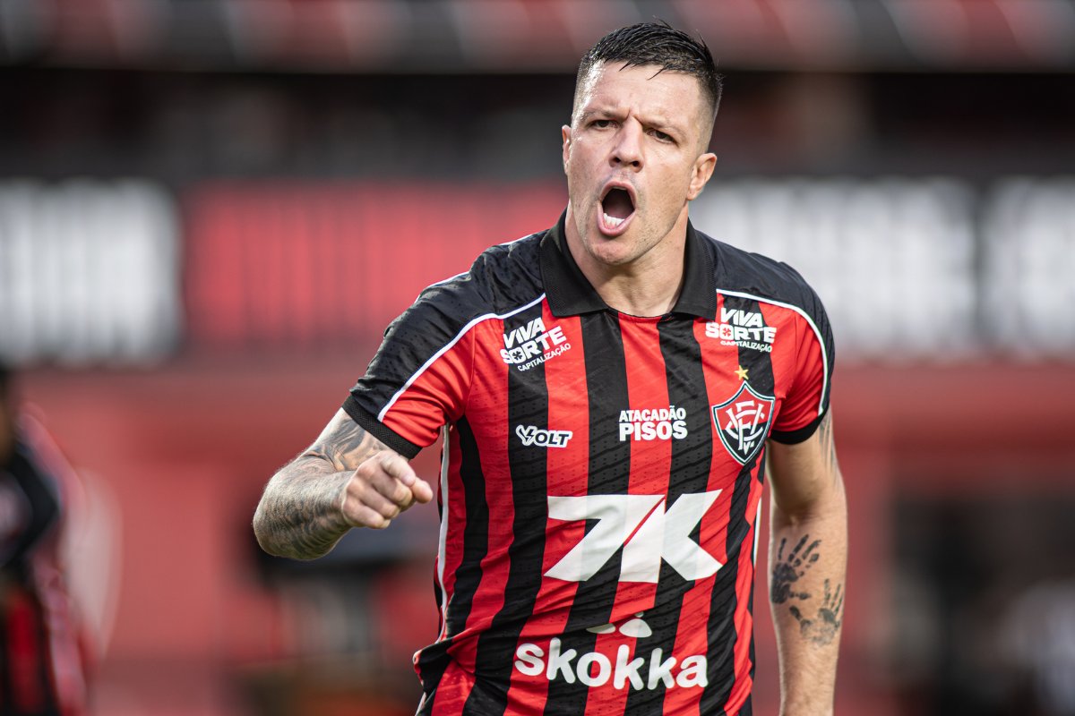Nos pênaltis, Vitória supera o Jacuipense e garante Ba-Vi na final do Baiano