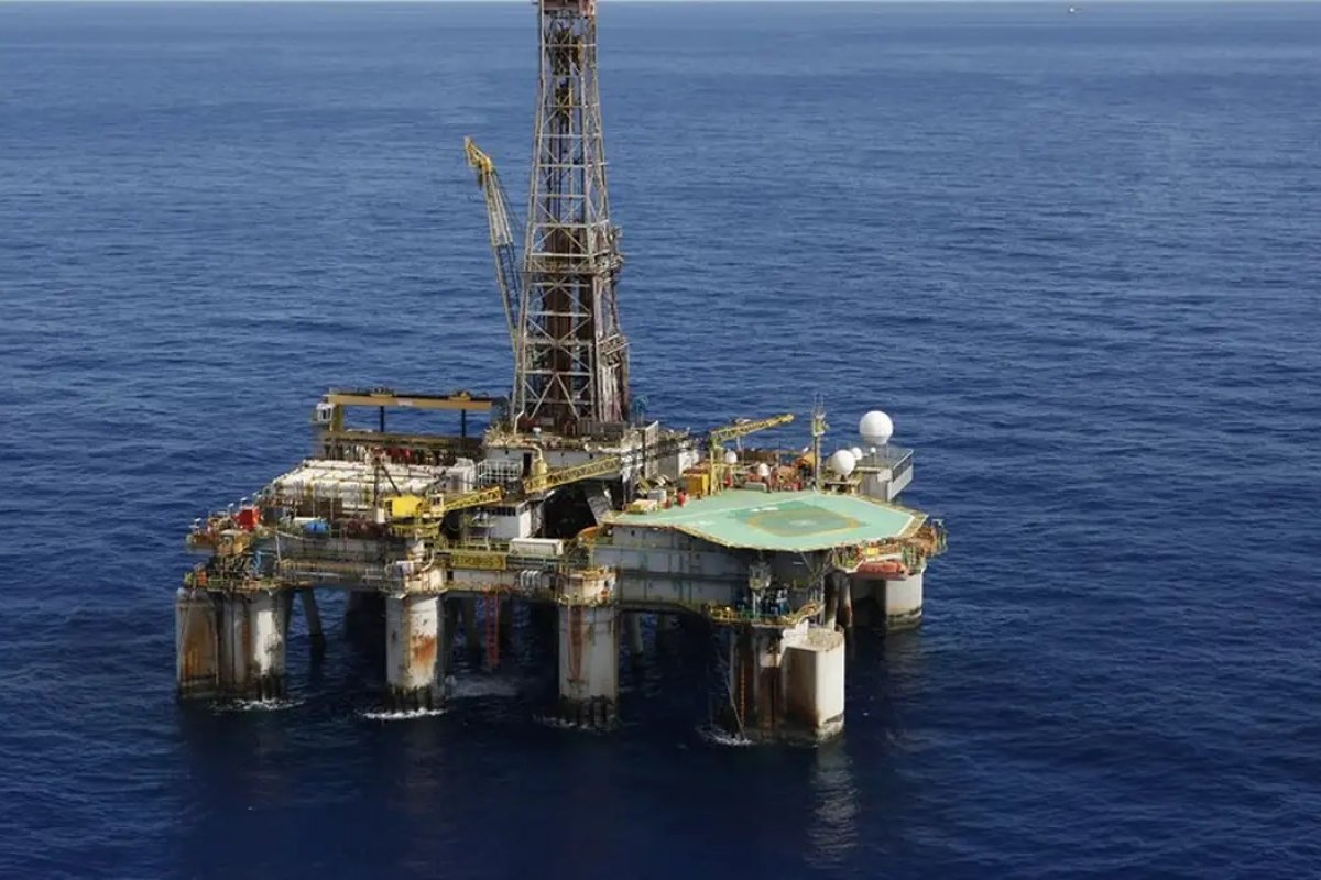 Conflitos no Oriente Médio faz preço do petróleo disparar