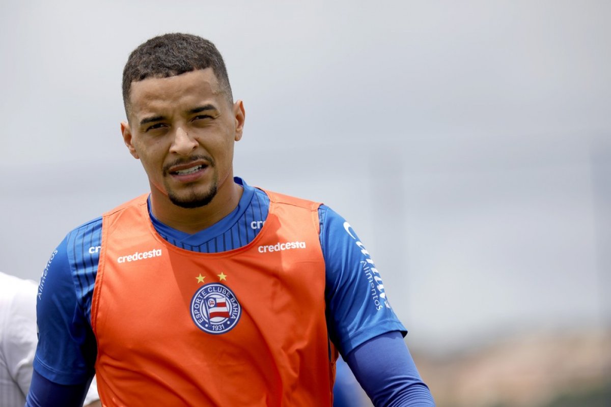 Palmeiras e Bahia agendam reunião para conversar sobre volante Gregore 