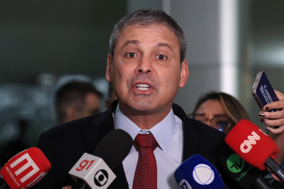 Lindbergh é indicado para assumir vice-liderança do Governo na Câmara 