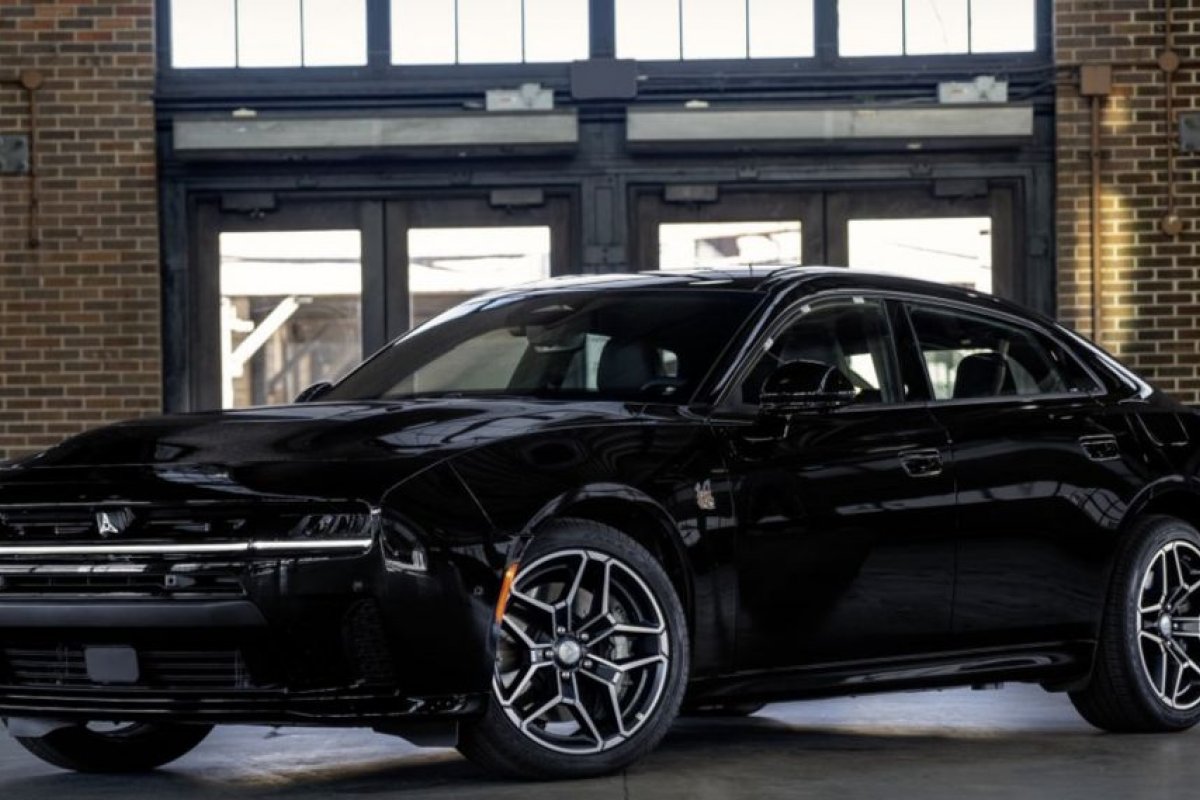 Dodge Charger a gasolina se destaca e ganha espaço que seria do elétrico