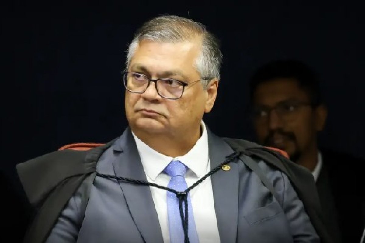 Flávio Dino suspende quebra de sigilo de empresária e abre precedente para defesa de Lulinha, diz coluna 