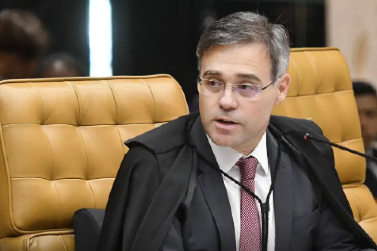 Mendonça autorizou quebra dos sigilos da amiga de Lulinha antes da CPMI do INSS, afirma coluna