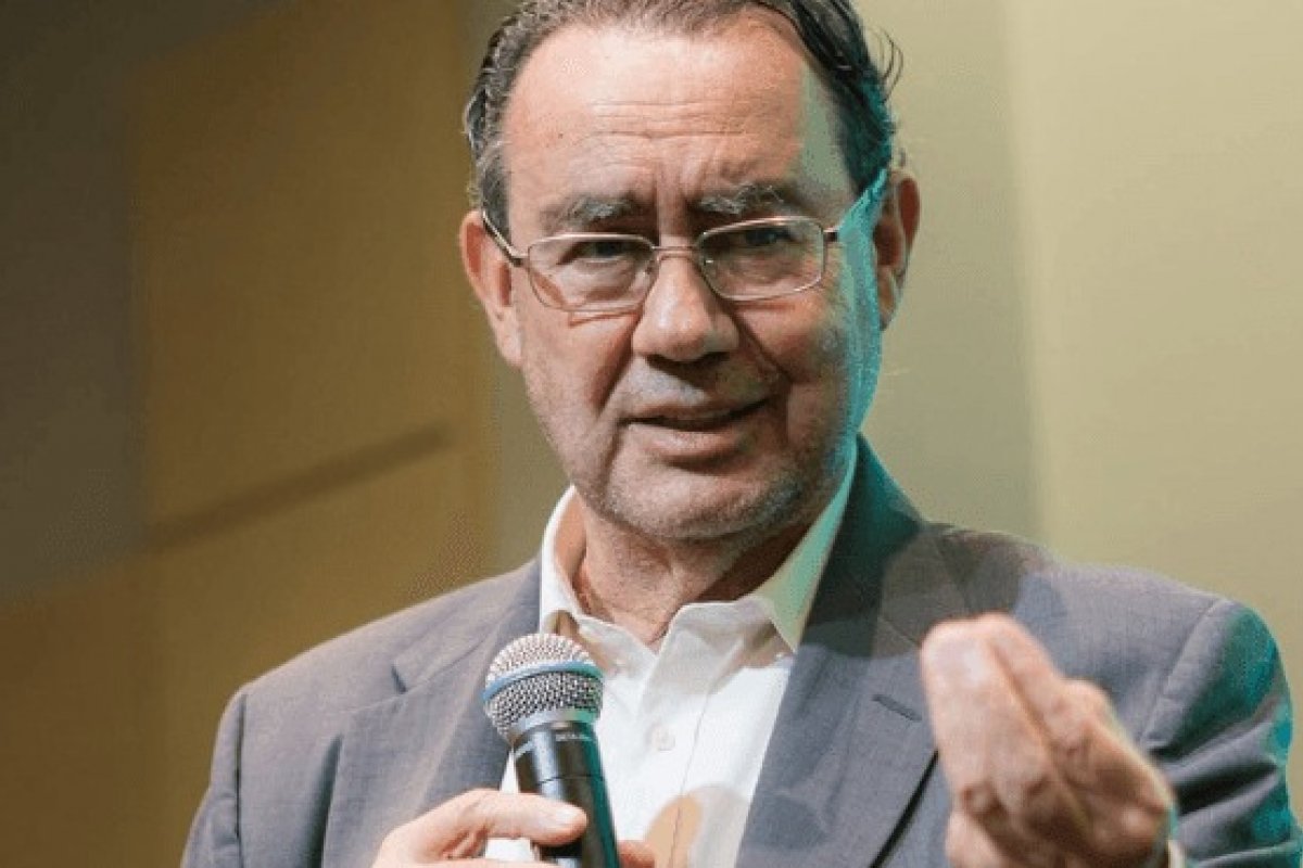 Best-seller em livros de autoajuda quer ser presidente do Brasil  