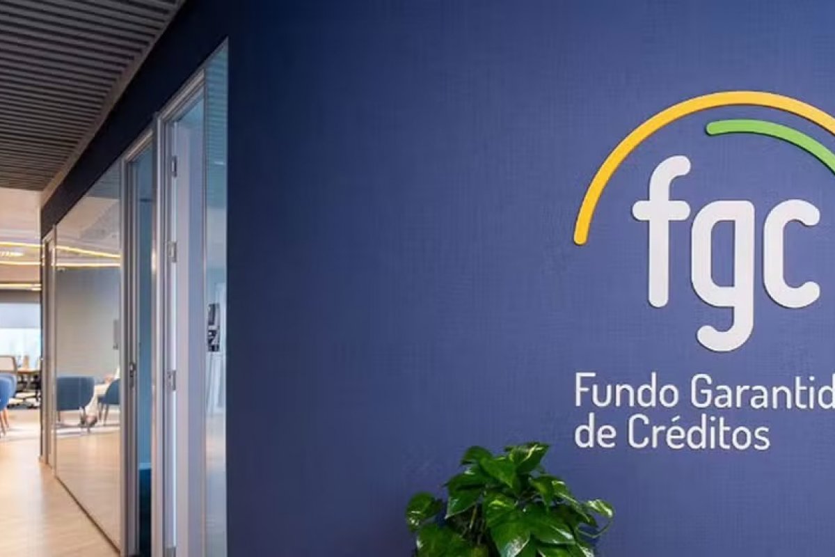 Bancos vão antecipar pagamento de R$ 32,5 bi ao FGC a partir deste mês