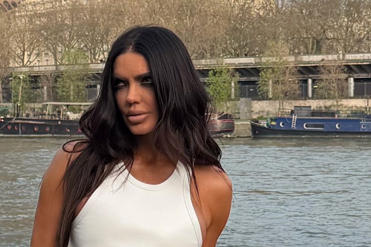 Cinthya Marques marca presença no desfile da Balenciaga na Paris Fashion Week!