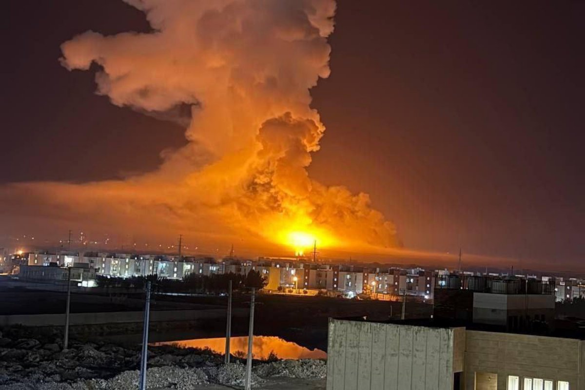 Vídeo: Ataque de Israel a depósito de combustível no Irã deixa quatro mortos e causa incêndio 