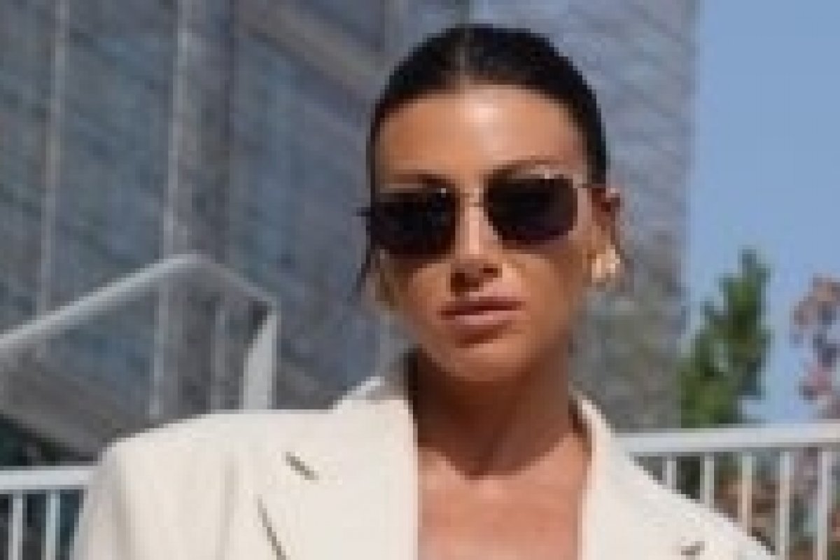 Victoria Hamuche marca presença na Semana de Moda de Paris!