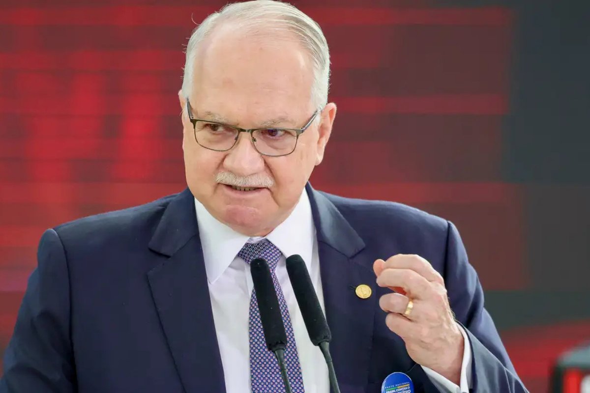 Fachin participa de reunião com André Mendonça sobre o Banco Master