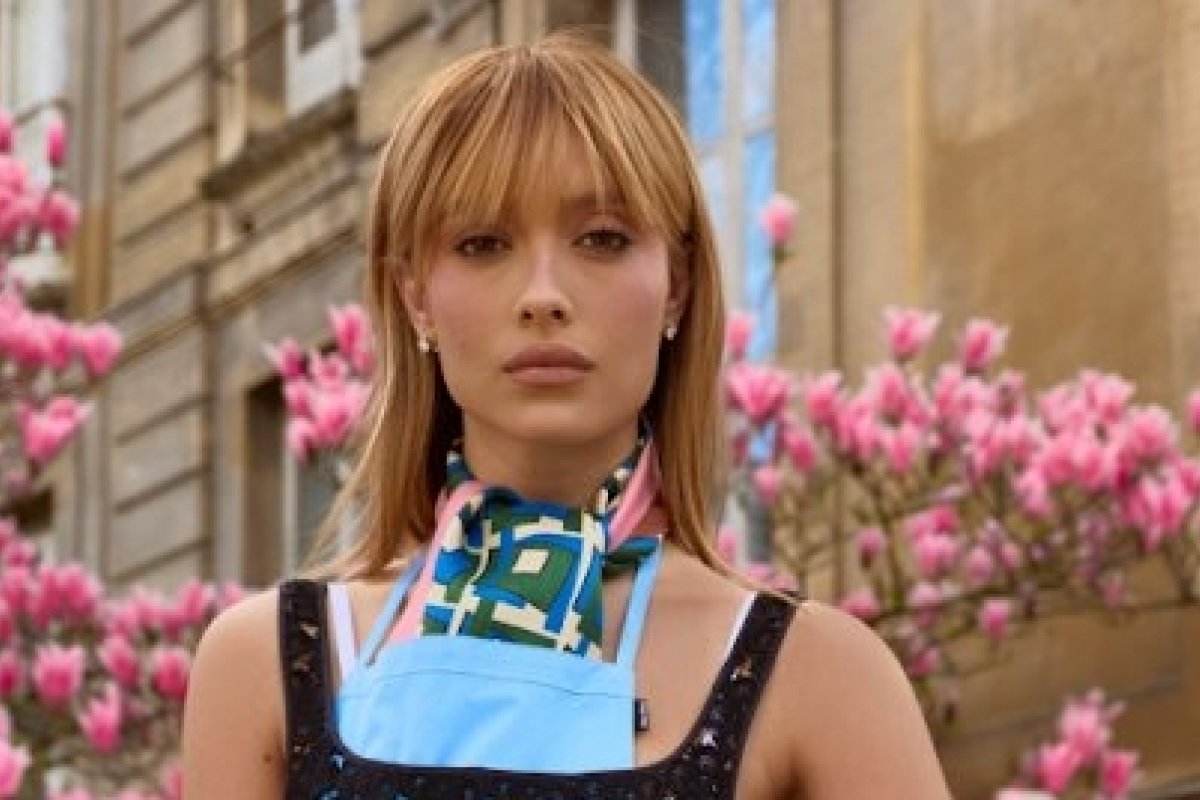 Maria Braz encerra maratona de desfiles como convidada da Miu Miu em Paris!
