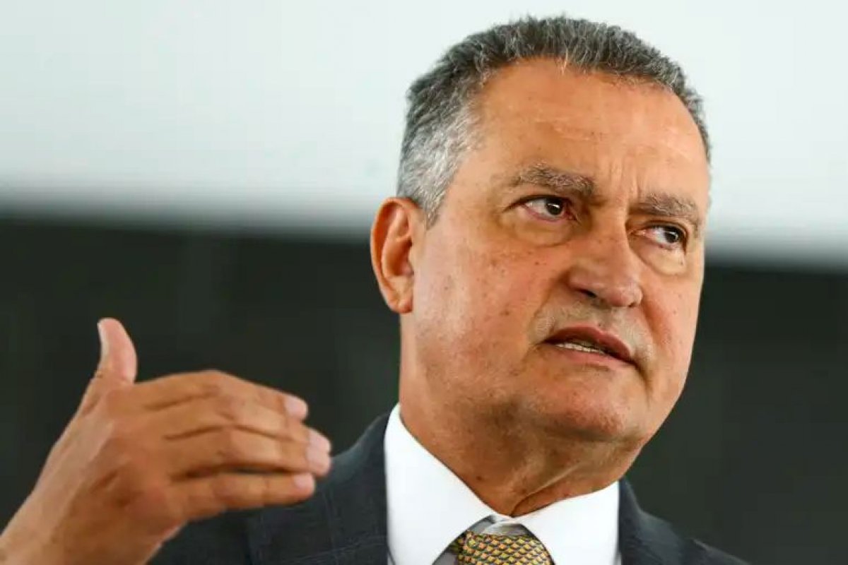 “A responsabilidade por não ter iniciado a obra é da prefeitura”, diz o ministro Rui Costa ao contradizer fala da prefeita de Vitória da Conquista sobre recursos para obras de drenagem 