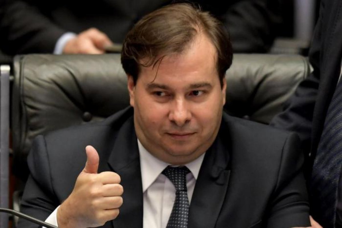 Deputados federais fazem turismo no exterior com aval da Câmara