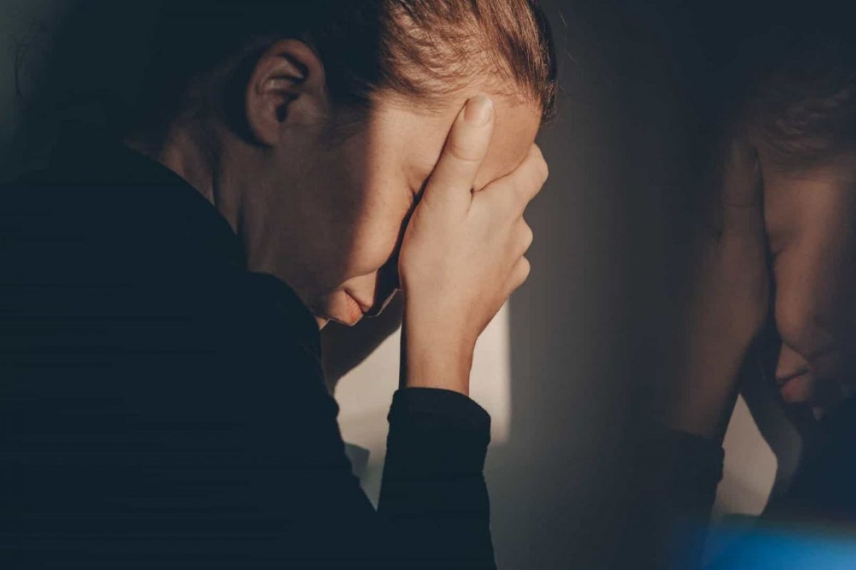 Estudo alerta: Sofrer assédio sexual pode afetar mulheres por décadas 