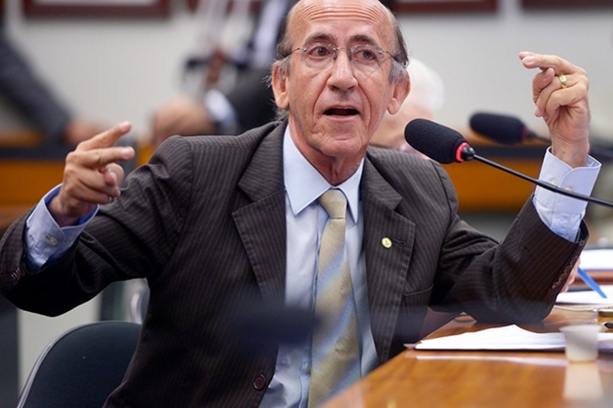 Deputado propõe isonomia em premiações para homens e mulheres