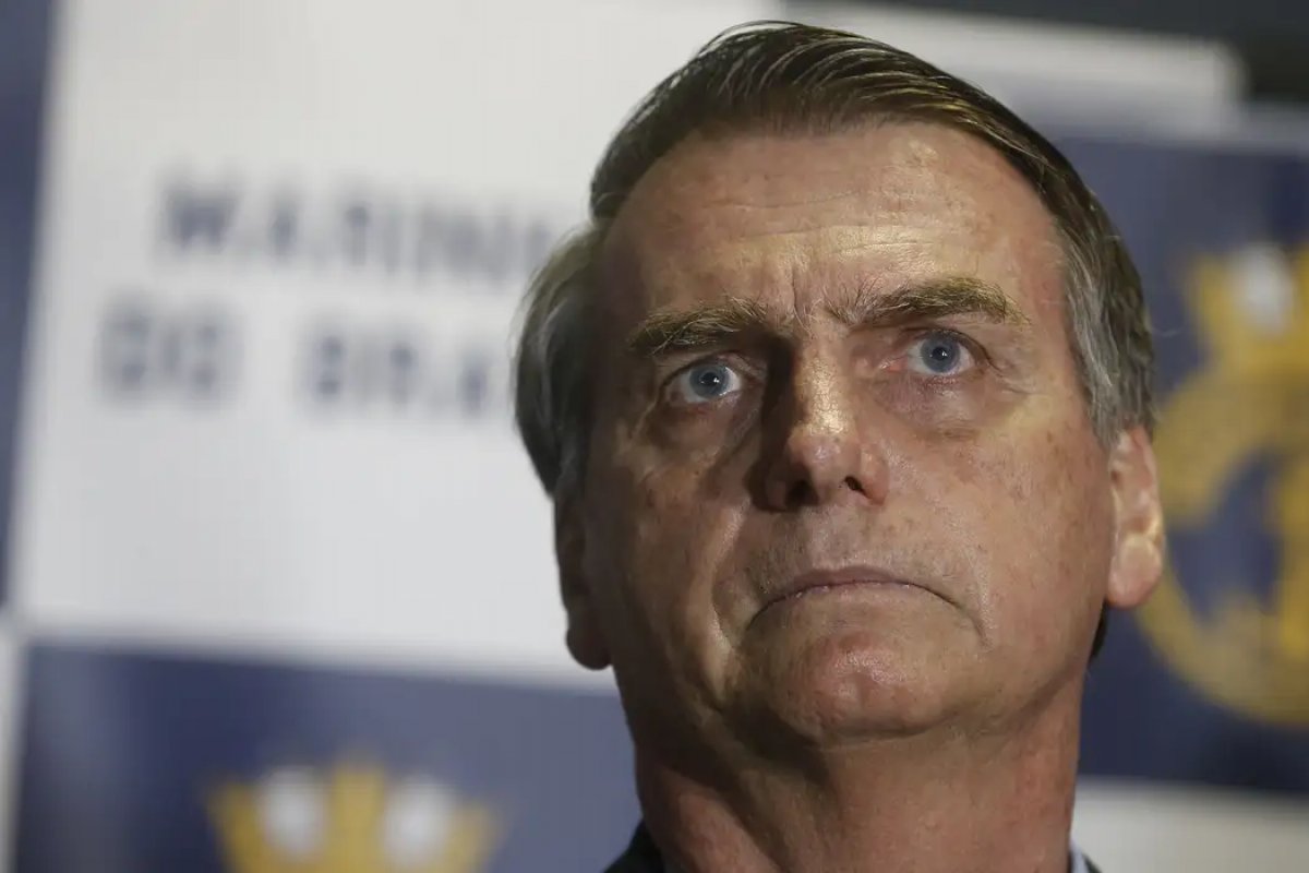 Bolsonaro é encaminhado para hospital após passal mal durante a madrugada