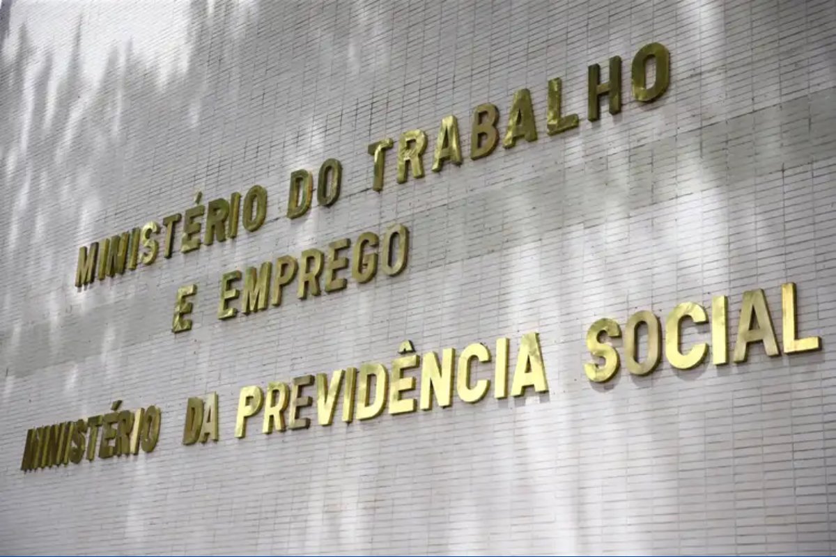 Ministério do Trabalho estuda adiar norma sobre saúde mental nas empresas