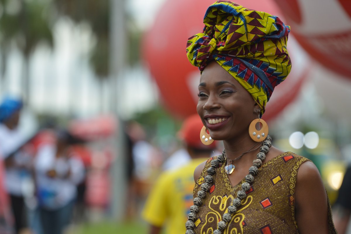 Projeto cultural oferece oficinas gratuitas de adereços e percussão em Salvador; veja como participar!