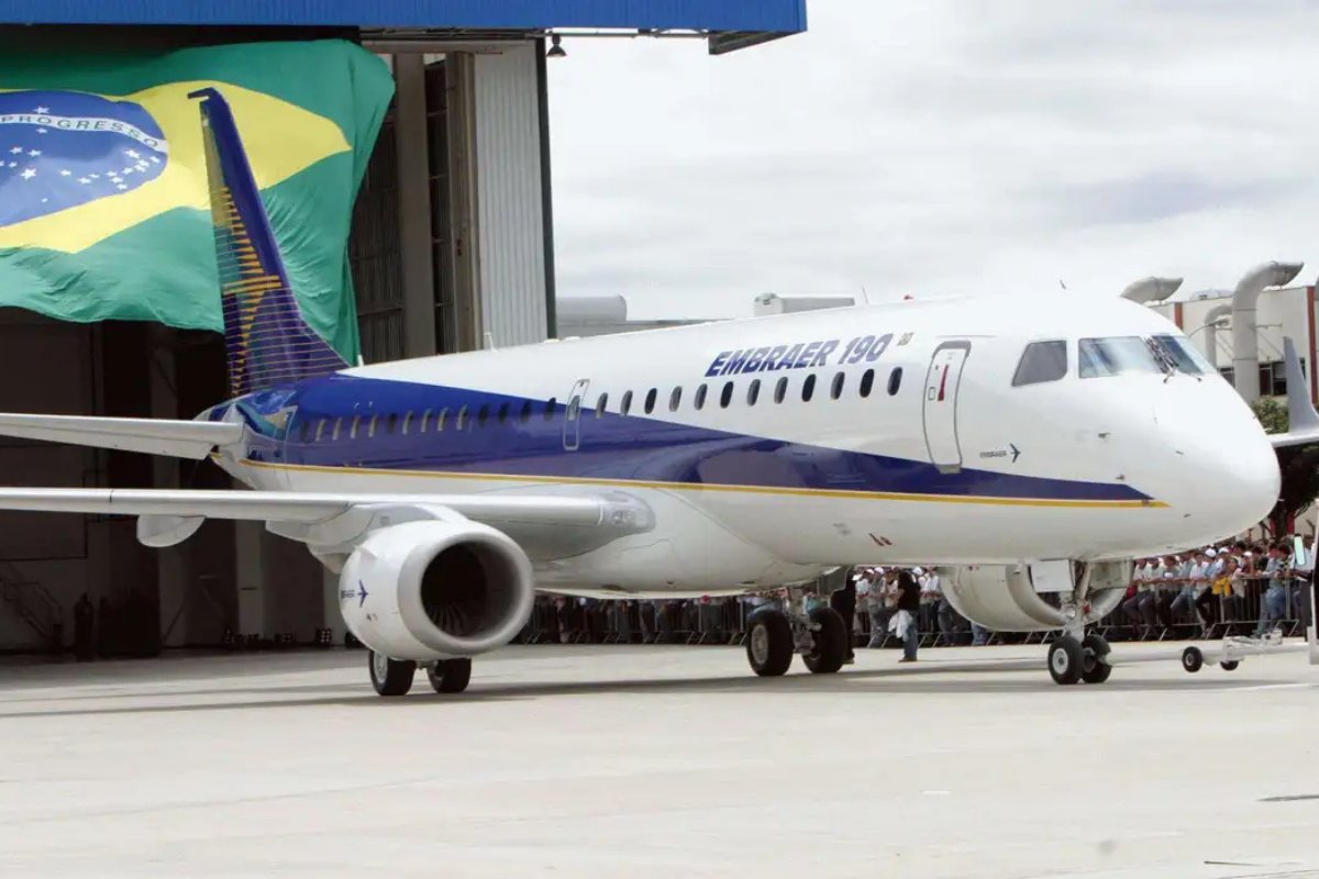 Governo considera reduzir impostos para evitar aumento do preço de passagens aéreas 