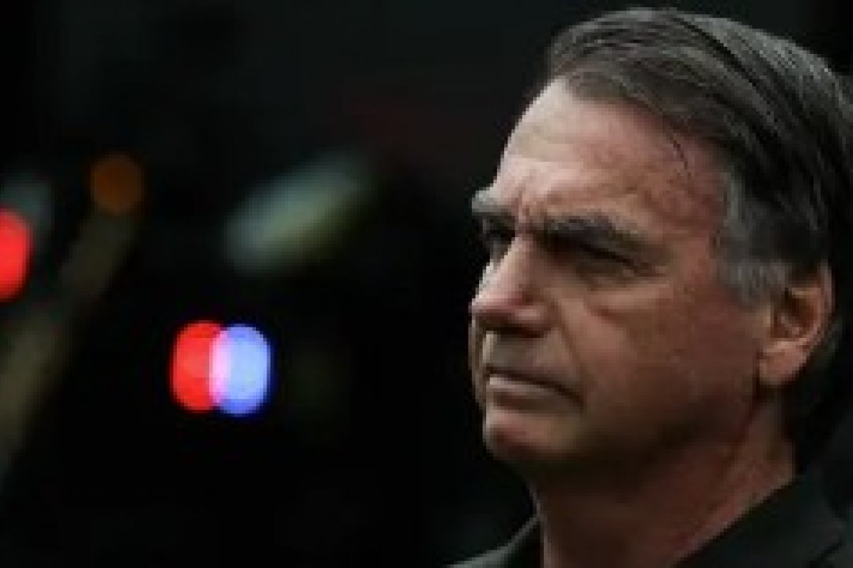 Mais de 170 deputados pedem ao STF a prisão domiciliar de Bolsonaro