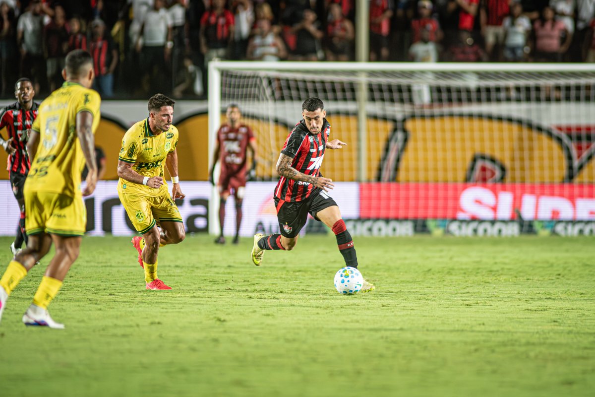 Vídeo: Com belo gol de Baralhas Vitória vence Mirassol no Barradão; confira