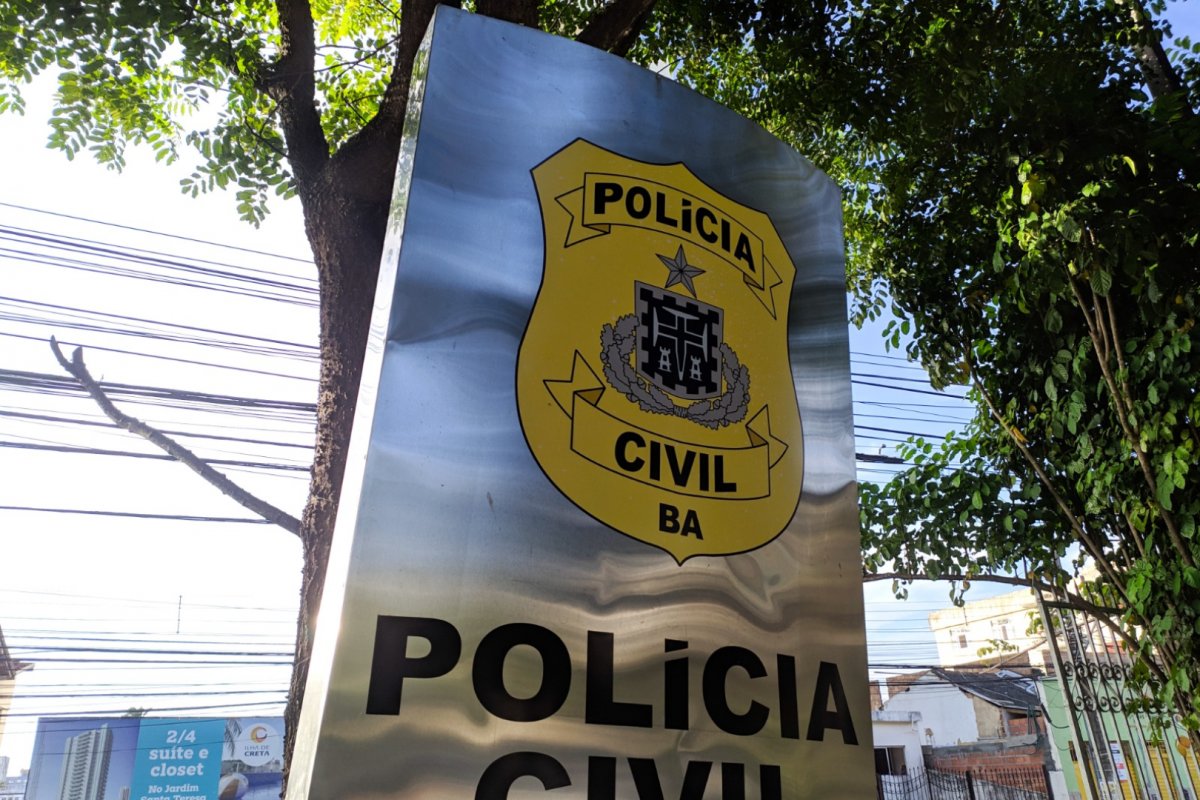 Homem suspeito de matar ex-companheira a golpes de faca é preso em Itapuã