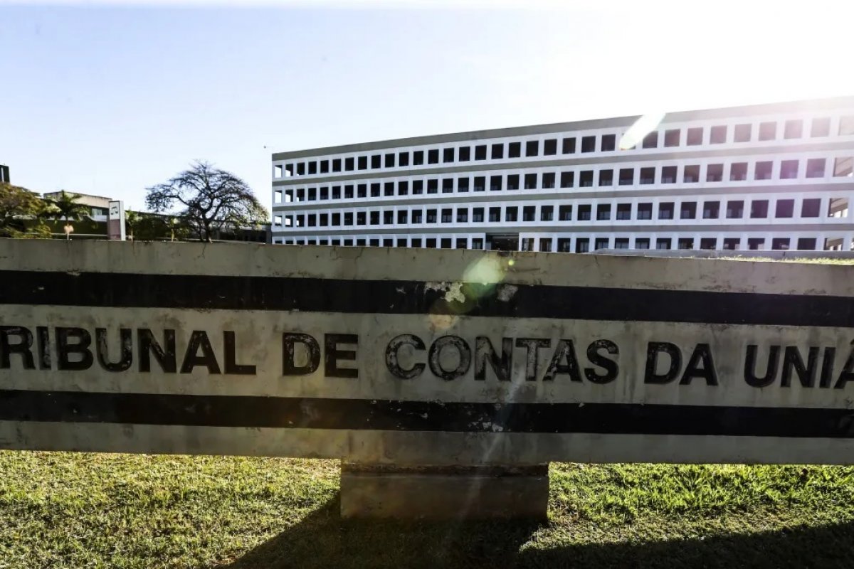 Ministro do TCU suspende análise sobre liquidação do Banco Master 