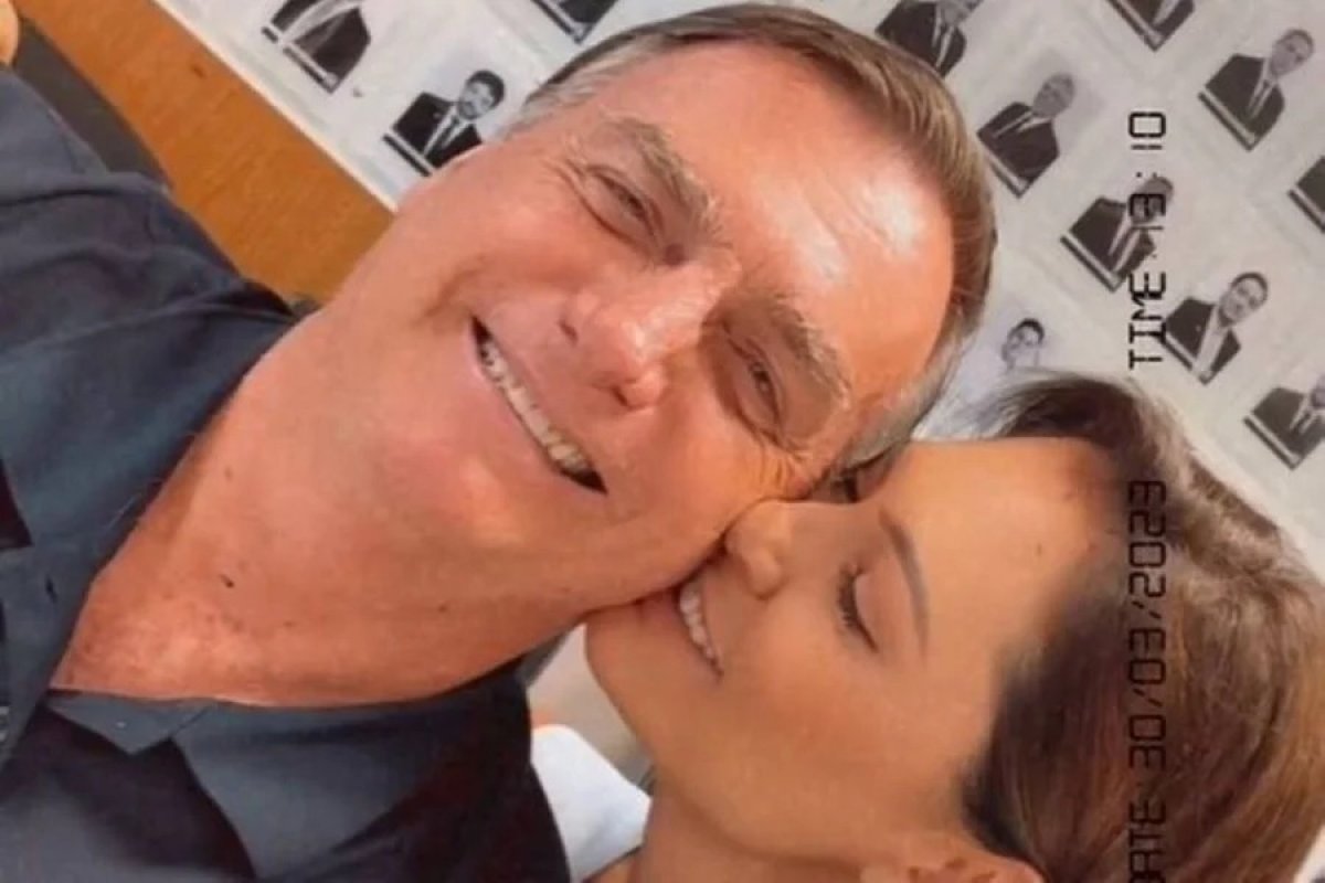 Michelle se manifesta sobre prisão domiciliar de Bolsonaro nas redes sociais