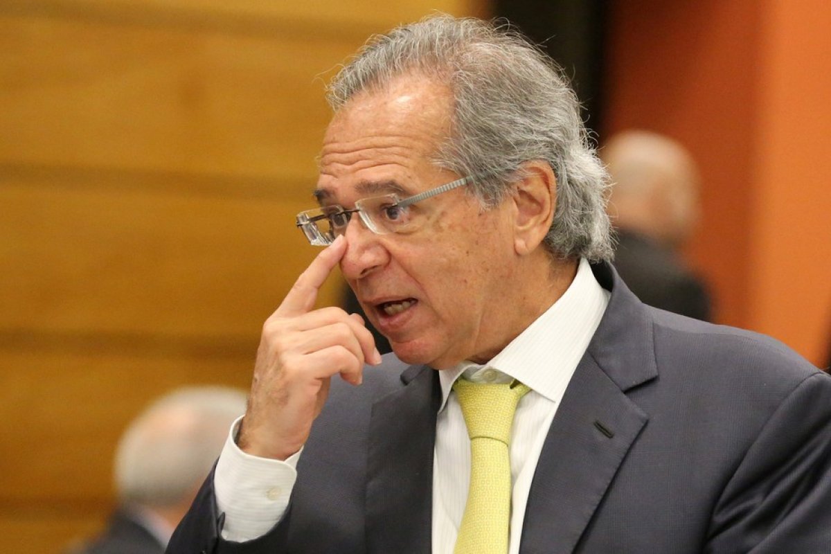 'Economia mundial está desacelerando', diz Guedes