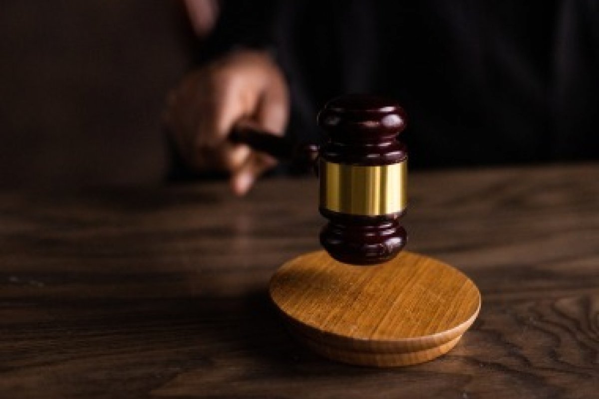 Dois homens são condenados a 28 anos de prisão por execução de jovem em quadra esportiva de Cajazeiras