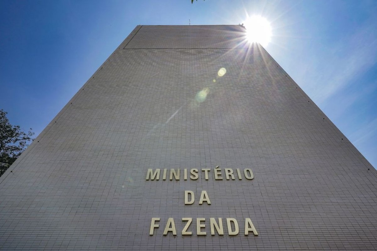 Governo prevê arrecadar R$ 4,4 bi com taxação de fintechs, bets e JCP