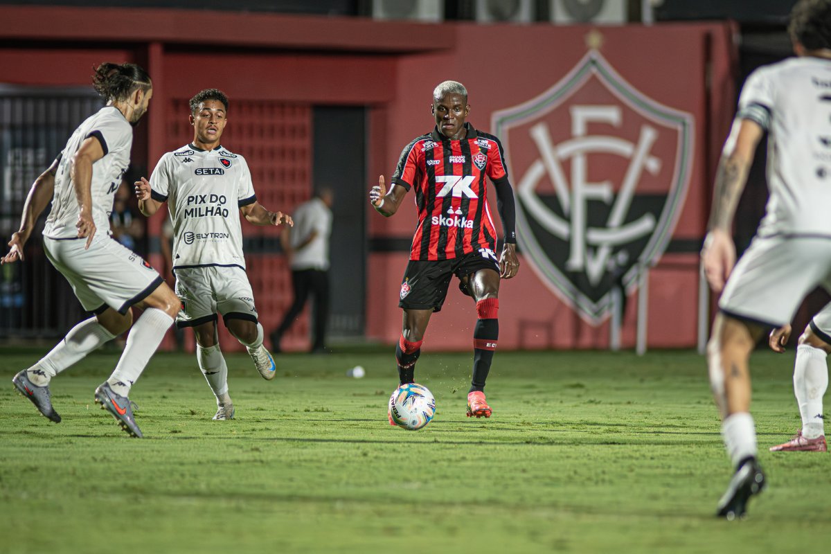 Vitória sai na frente, mas sofre virada do Botafogo-PB e perde na estreia da Copa do Nordeste