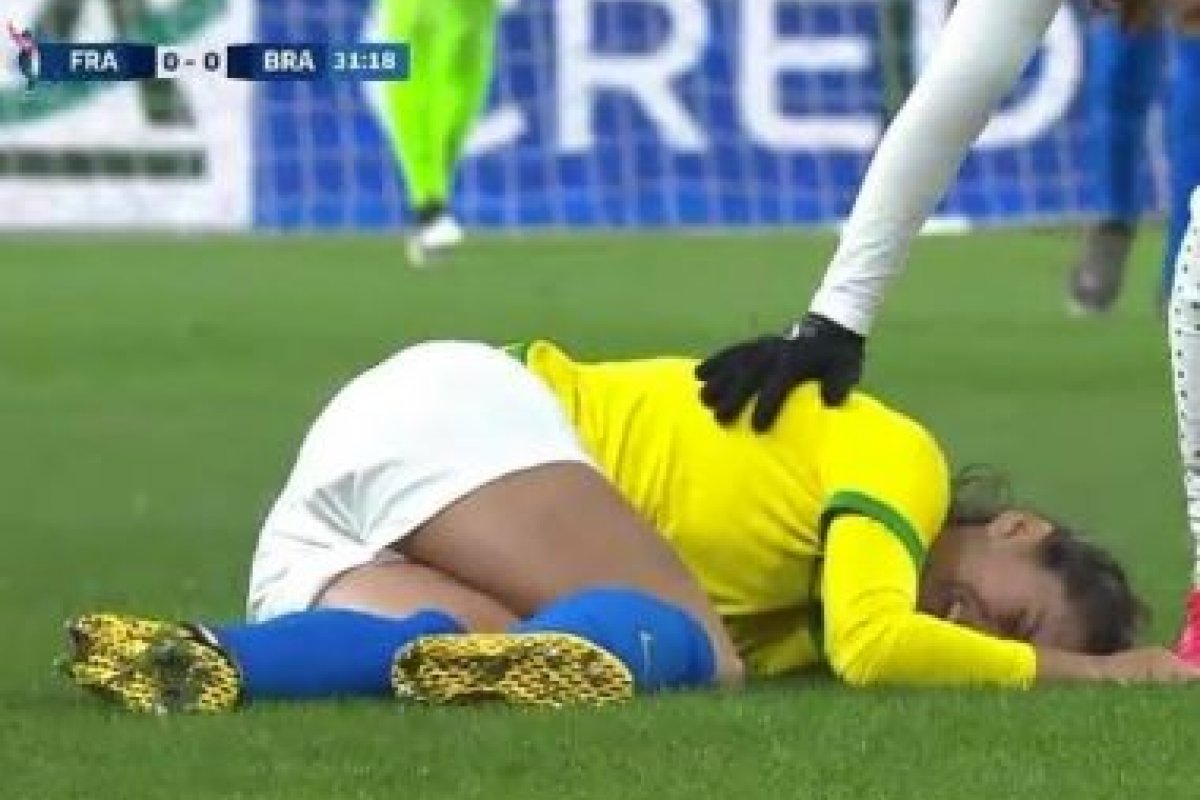Lateral da Seleção Feminina rompe ligamento cruzado anterior e está fora das Olimpíadas 