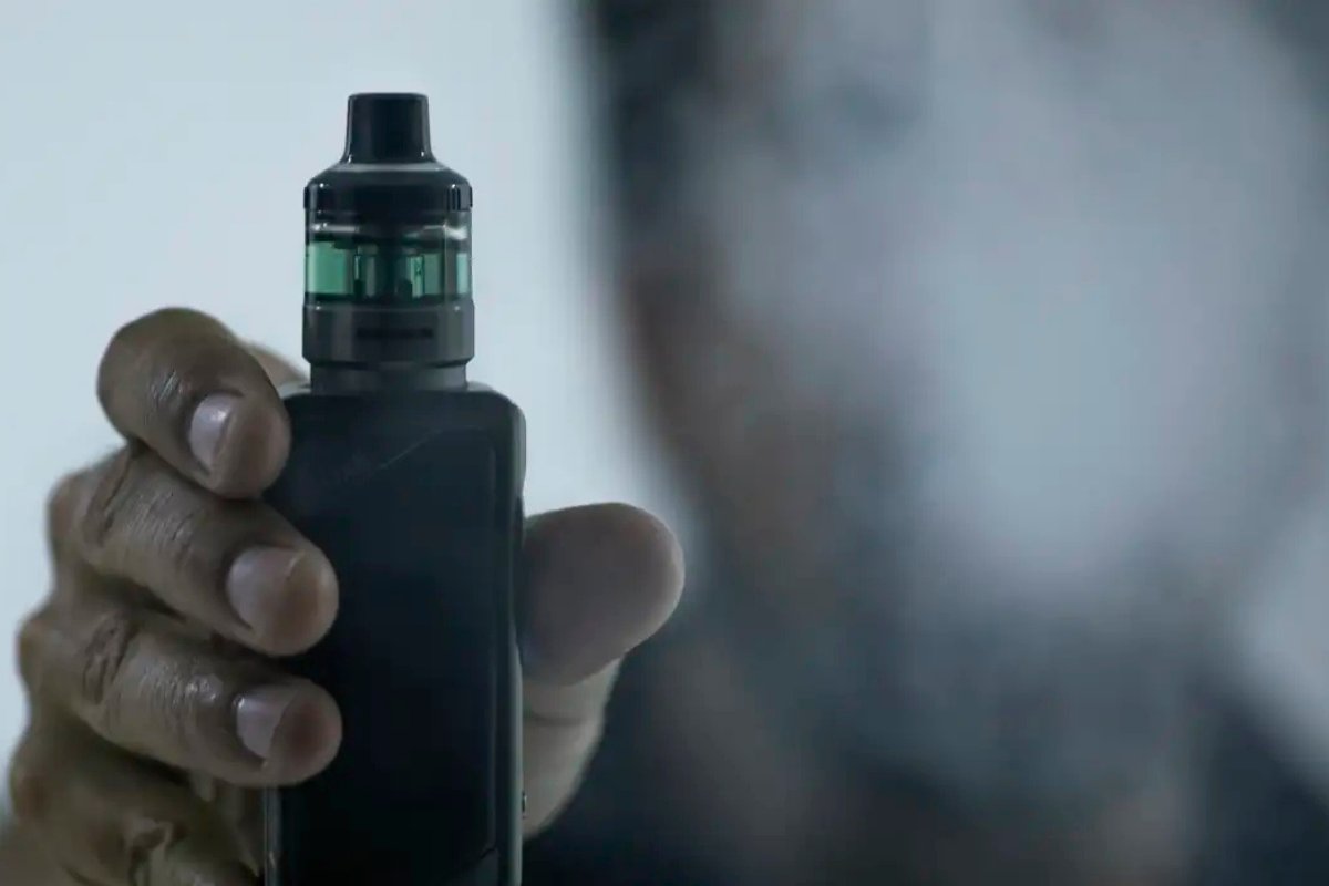Uso de cigarro eletrônico avança entre jovens de Salvador e uso de álcool diminui, diz IBGE
