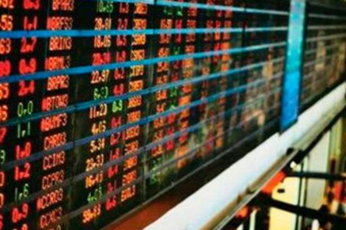 Na pior queda do século, bolsa cai 12% 