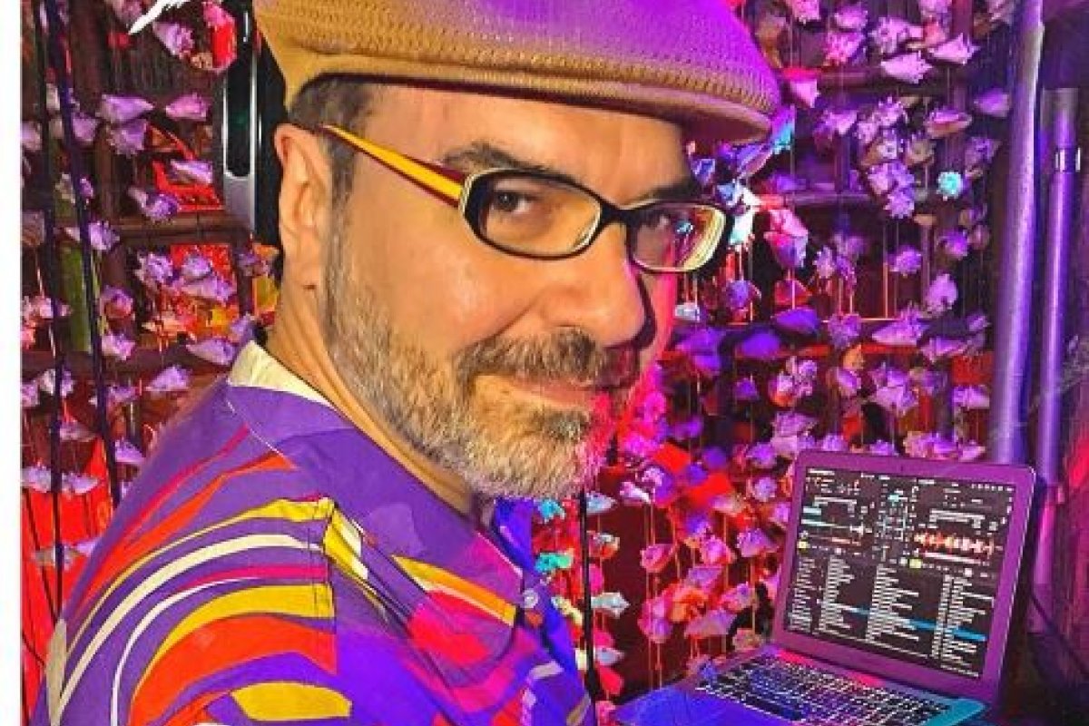 Lucio K confirma datas de abril da festa “Vim pra   Dançar com Lucio K” na Borracharia! 