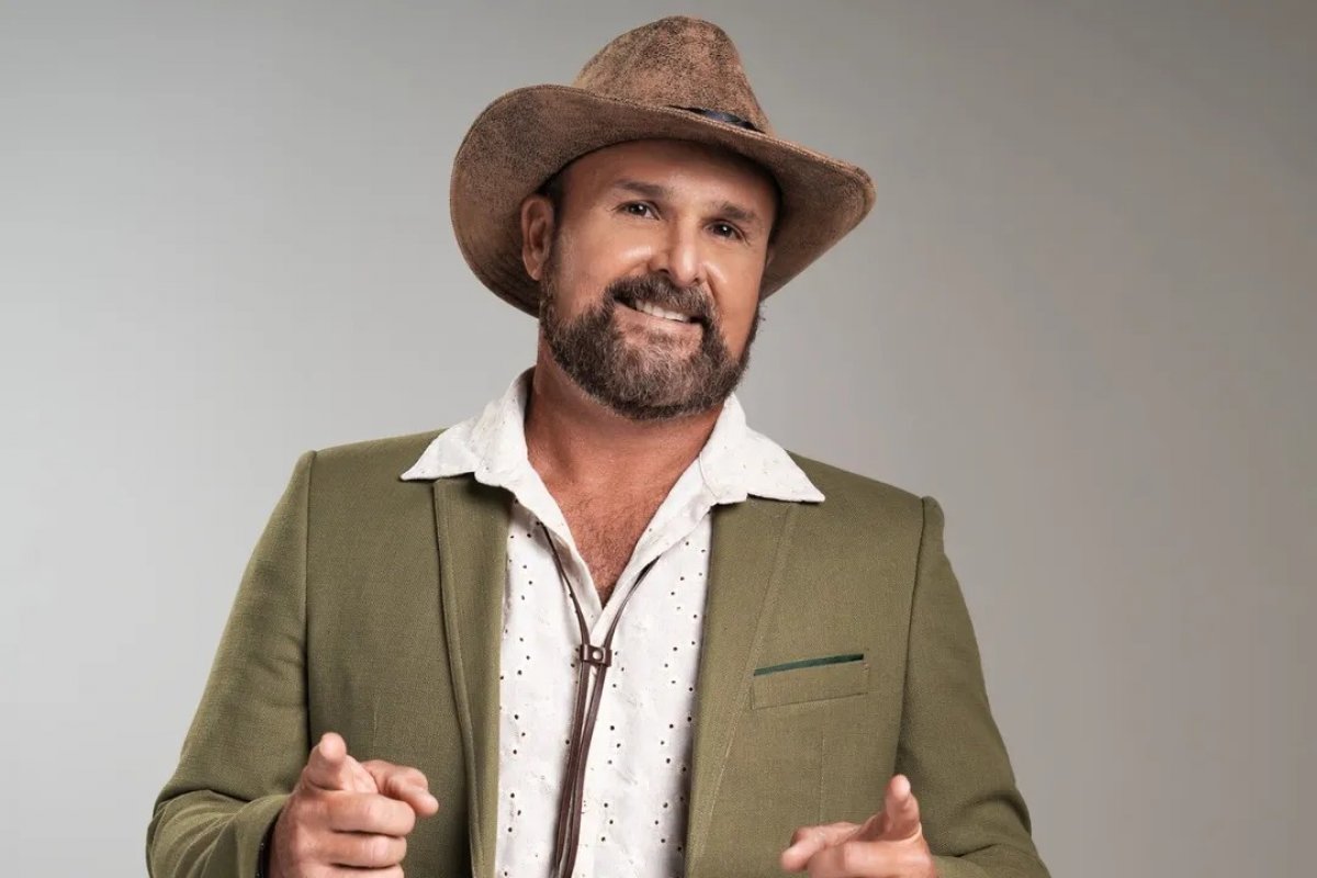 Leo Estakazero abre temporada de ensaios juninos com show no Pelourinho e celebra 30 anos de carreira