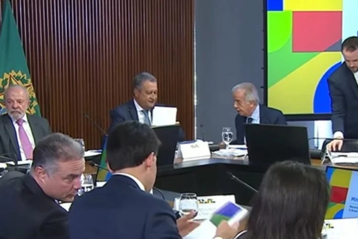 Vídeo: “Fiz mais que o ministério das Mulheres”, afirma Múcio em reunião ministerial