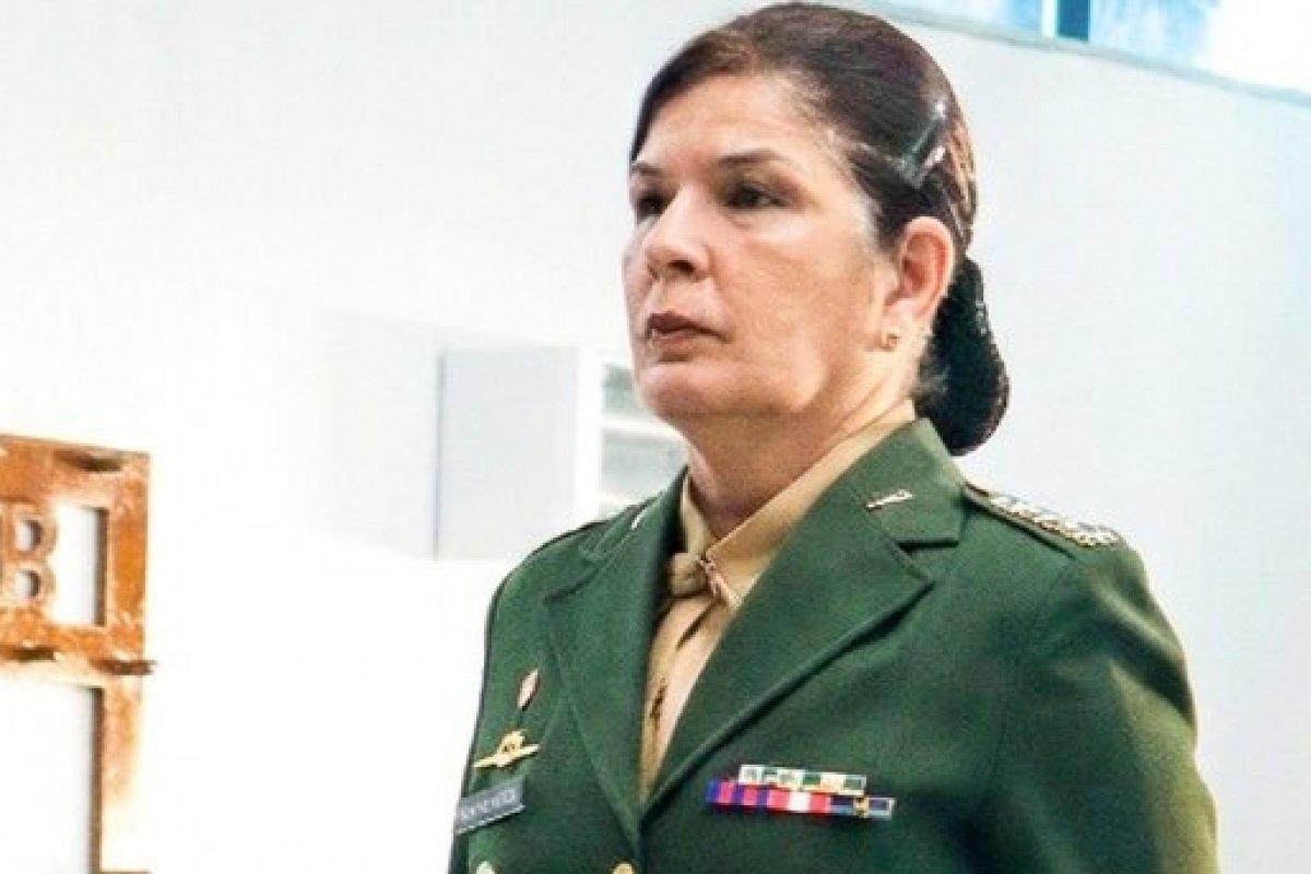 Exército promove primeira mulher general na história em Brasília