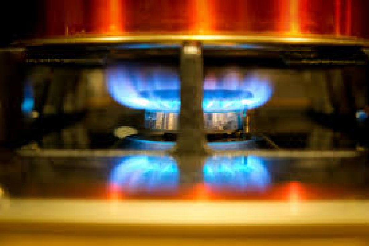 Governo busca medidas temporárias para conter alta do gás de cozinha