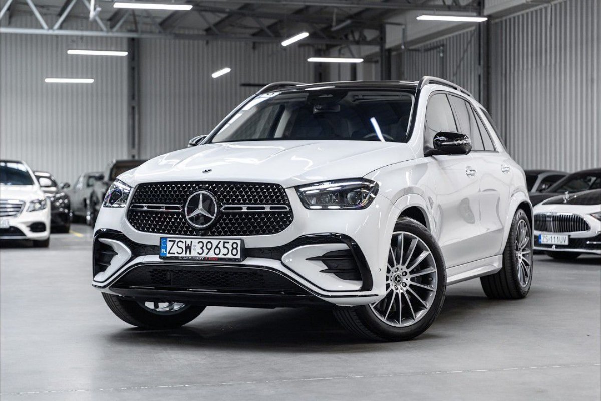 Novo Mercedes Benz 450D chega à linha 2026
