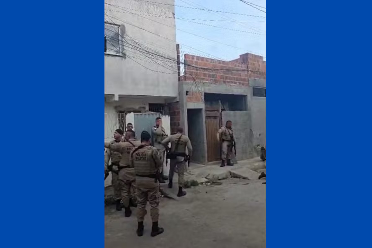 Quatro militares ficam feridos e dois suspeitos morrem durante ação em Lauro de Freitas